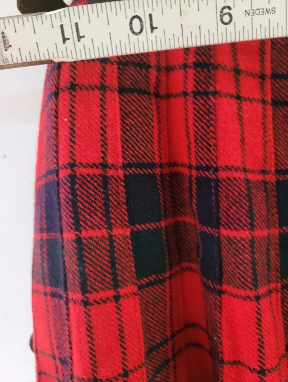 VTG Mosbrook XS Wool Tartan Red Plaid Skirt Leather Buckle Hook - Picture 6 of 11